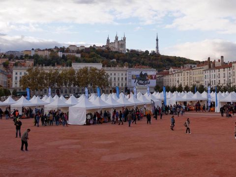 Rental of folding marquees