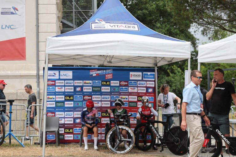 Tente pliante de la fédération française de cyclisme