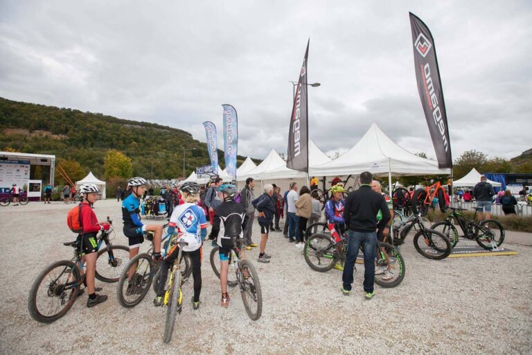 Tentes d'une course cycliste